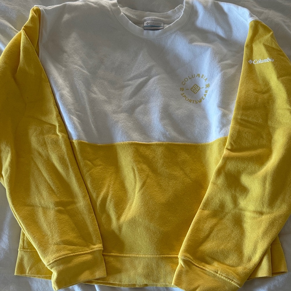 Sz M Columbia Two-Tone Yellow and White Sweatshirt